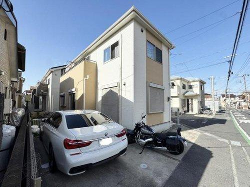 三郷市彦成中古戸建て　駐車2台　角地の外観