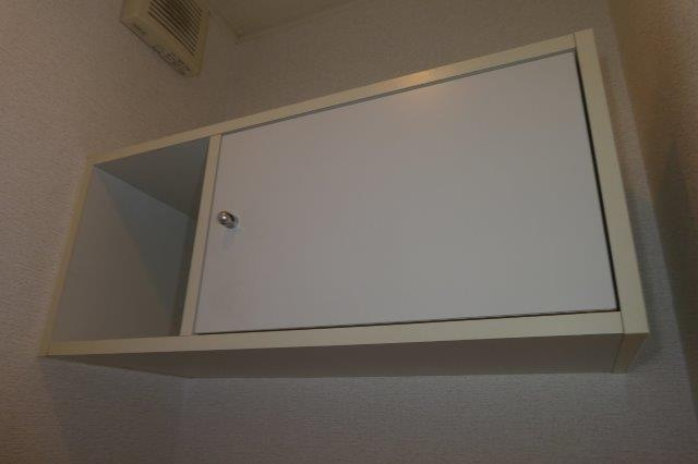 カルム・プロムナードBのトイレ|トイレ棚