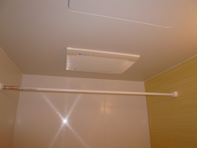 カルム・プロムナードBの浴室|浴室乾燥機