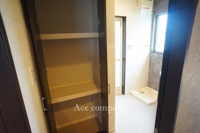 【収納】 | 東大阪市出雲井本町 | 2階、洗面室の入口にある収納です♪