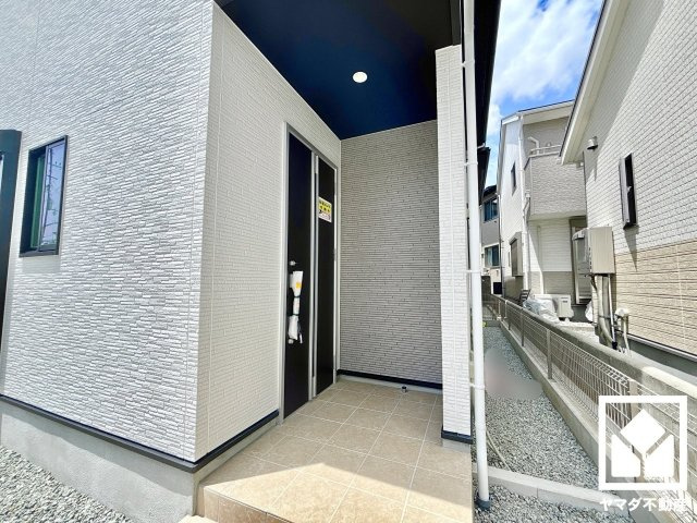 伏見区醍醐南里町　1期　2号棟の玄関