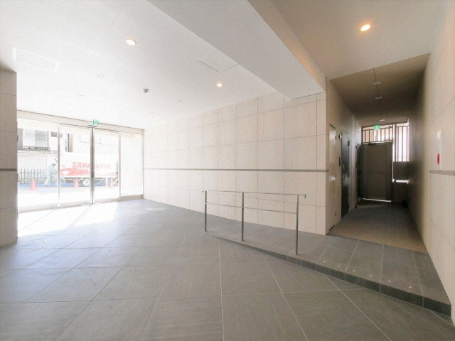 大阪市北区長柄東３丁目の賃貸マンションのロビー
