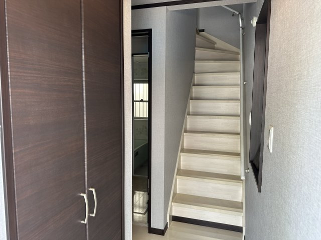 松戸市常盤平陣屋前貸家の玄関