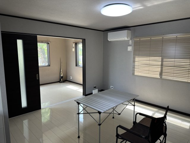 松戸市常盤平陣屋前貸家の居間・リビング