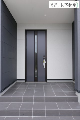 【玄関】 | Livele Garden.S加須市日出安　【平屋】新築住宅 | ≪1号棟≫
現地(2026年6月撮影)