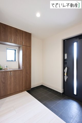 【玄関】 | Livele Garden.S加須市日出安　【平屋】新築住宅 | ≪1号棟≫
現地(2026年6月撮影)