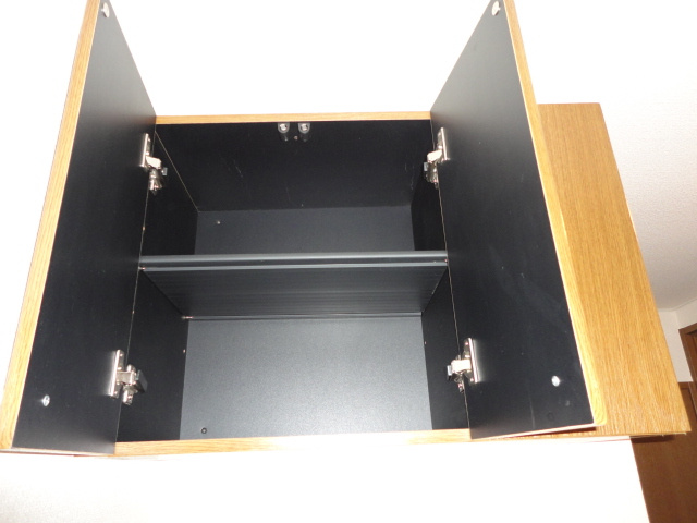 ティエドゥールⅠの収納|玄関収納(吊棚)