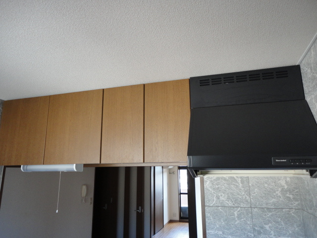 ティエドゥールⅠのその他|吊戸棚、換気扇