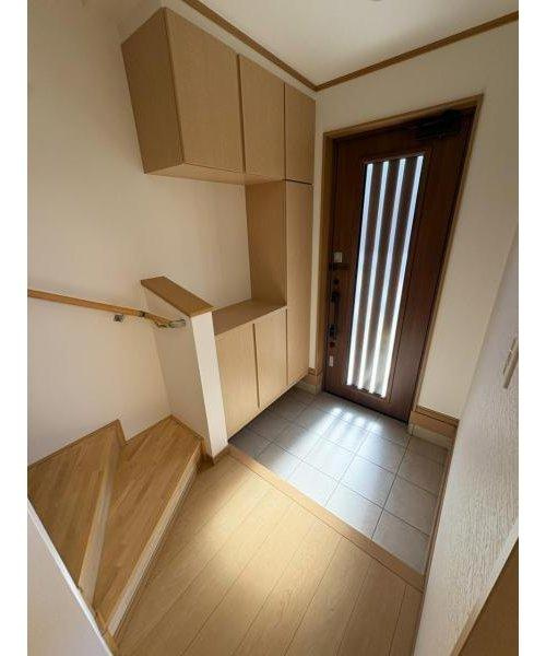 流山市南流山７の玄関