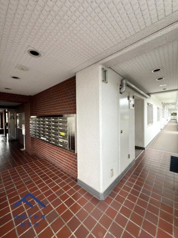 イトーピア大橋マンションのエントランス