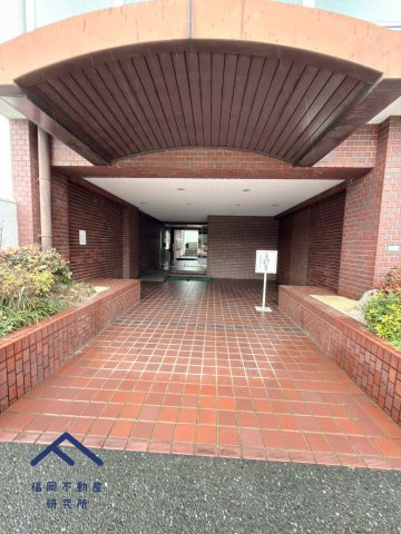 イトーピア大橋マンションのエントランス