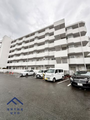 イトーピア大橋マンションの駐車場