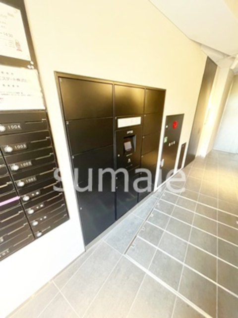 Luce（ルーチェ）のエントランス|エントランスに宅配ボックス完備！