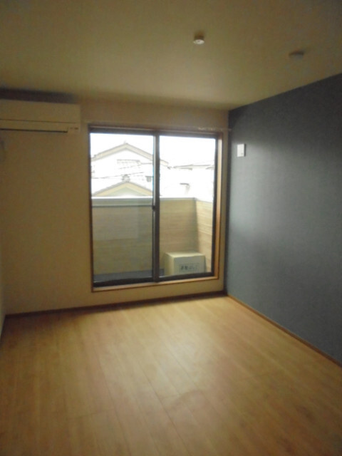 Latte Libroの居間・リビング|9.7帖の洋室♪