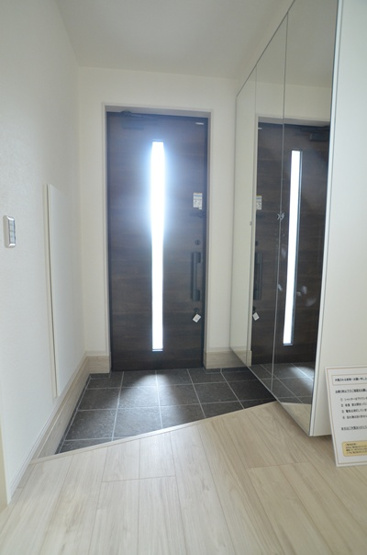 【玄関】 | 座間市立野台３丁目 新築戸建て 全3棟【仲介手数料無料】