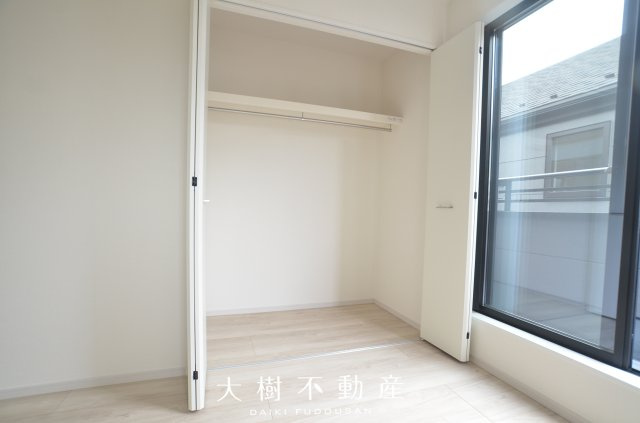 【洋室】 | 座間市立野台３丁目 新築戸建て 全3棟【仲介手数料無料】 | 2階　洋室2　クローゼット