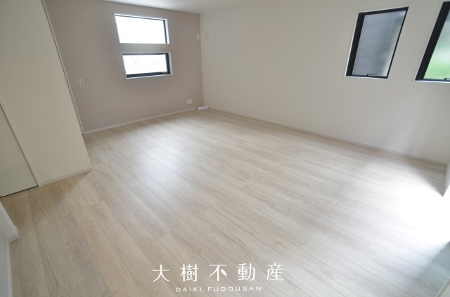 【居間・リビング】 | 座間市立野台３丁目 新築戸建て 全3棟【仲介手数料無料】