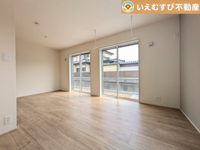 BLOOMING GARDEN　行田市谷郷の洋室|家族の成長に合わせて変化可能な間取り
間仕切り対応可能な10.5帖の洋室は将来お部屋を増やすことも可能です♪