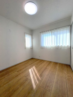 【洋室】 | 久喜市久喜東１丁目新築戸建 | ２階5.2帖洋室