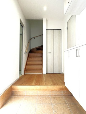 【玄関】 | 久喜市久喜東１丁目新築戸建
