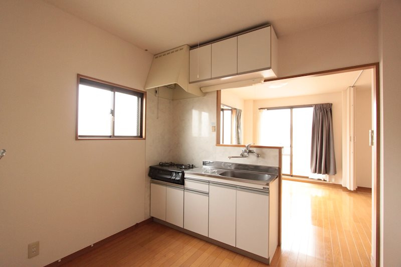 入間郡毛呂山町大字小田谷の賃貸マンションのキッチン