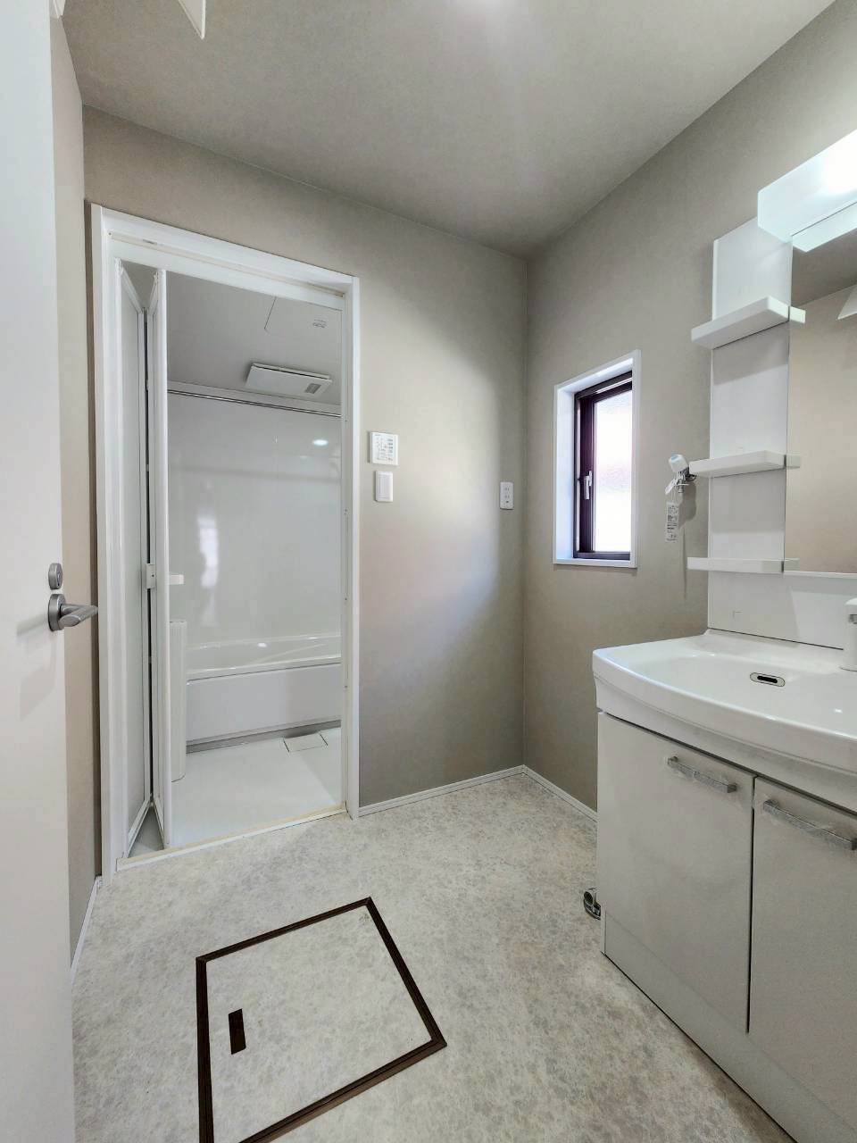 RESET HOUSE－リセットハウス－小倉北区小文字の洗面所|洗面スペースは換気窓付き♪