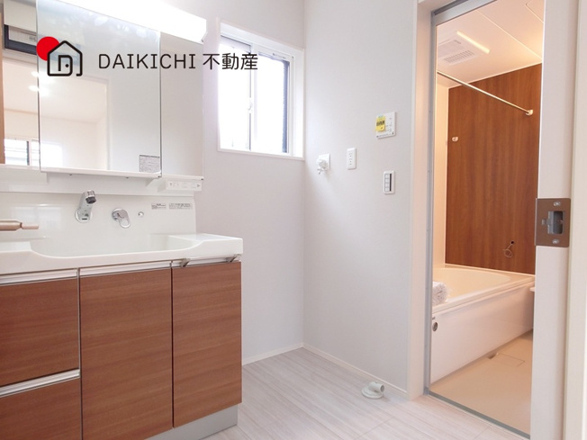 【独立洗面台】 | 鴻巣市小松1丁目　新築戸建　全14棟　5号棟