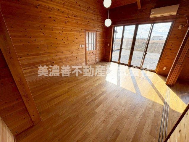 ６６４７５　岐阜市小野２丁目中古戸建の洋室