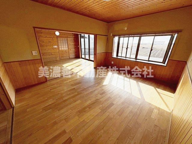 ６６４７５　岐阜市小野２丁目中古戸建ての洋室