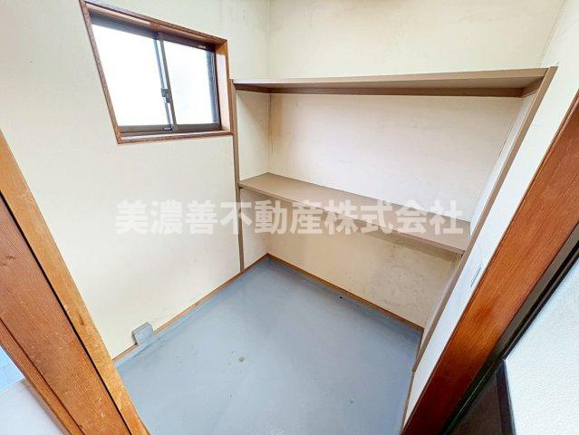 ６６４７５　岐阜市小野２丁目中古戸建ての収納