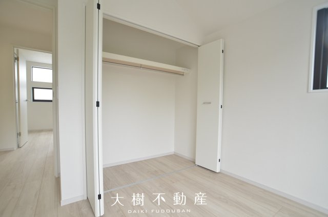 【洋室】 | 座間市立野台３丁目 新築戸建て 全3棟【仲介手数料無料】 | 2階　洋室2　クローゼット