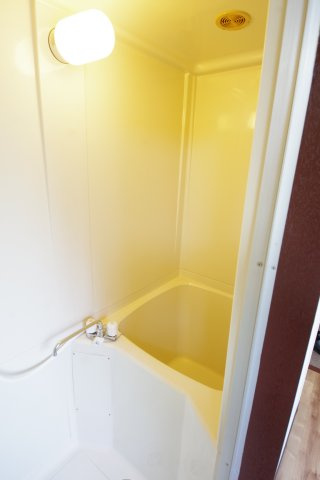 【シャワールーム】
