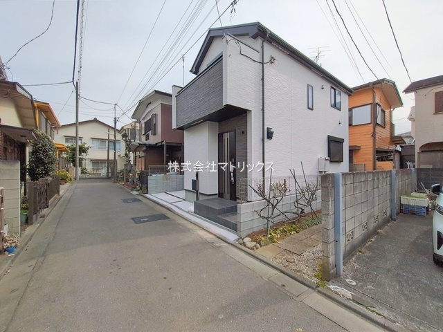 練馬区富士見台1丁目　堂々完成　ZEH水準　省エネ邸宅の前面道路含む現地写真