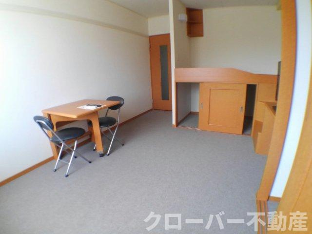 レオパレス天満の居間・リビング