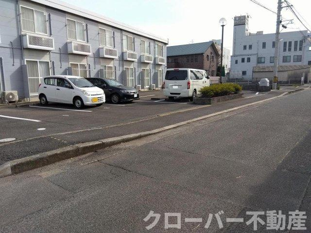 レオパレス天満の駐車場