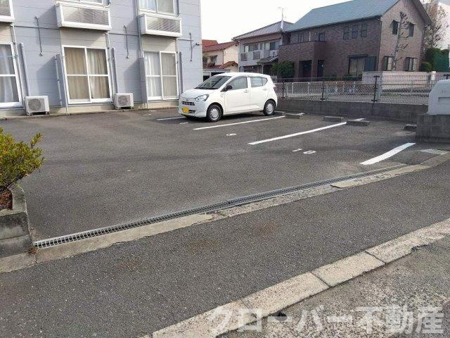 レオパレス天満の駐車場