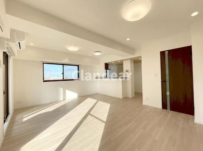 ラ・ベルティ小岩の居間・リビング|ドキドキの新生活も、安心してスタート。ぴったりの住まいを見つけませんか？クランディアが一緒に住まい選びをサポートします‼　まずは、お気軽にお問合せください　＃クランディア