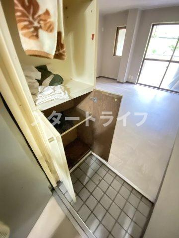 大阪市東淀川区淡路１丁目の賃貸マンションの収納