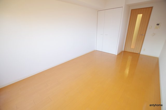 ルクレ京橋　仲介手数料無料の洋室