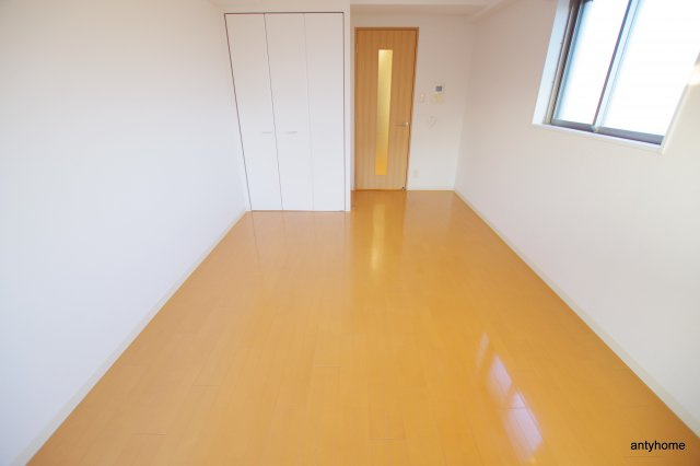 ルクレ京橋　仲介手数料無料の洋室