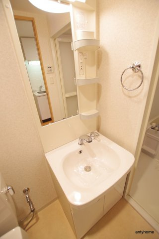 ルクレ京橋　仲介手数料無料の洗面所