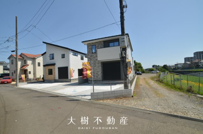 【前面道路含む現地写真】 | 海老名市国分北3丁目  新築戸建て　全３棟【仲介手数料無料】 | 宅地建物取引士による不動産のご説明・現地のご案内、住宅金融普及協会住宅ローンアドバイザーが住宅ローンのアドバイスから融資実行までのお手伝いをしっかりサポートします♪