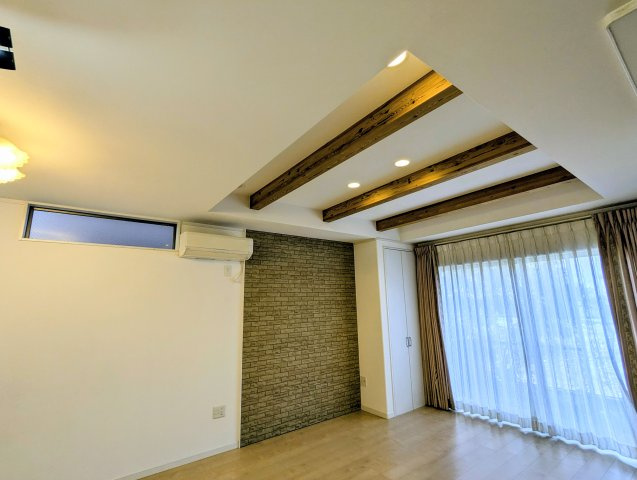 守山区下志段味中古戸建ての居間・リビング