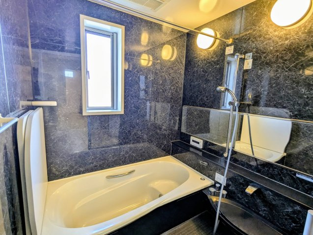 守山区下志段味中古戸建ての浴室