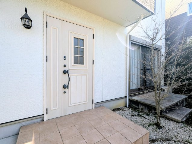 守山区下志段味中古戸建ての玄関