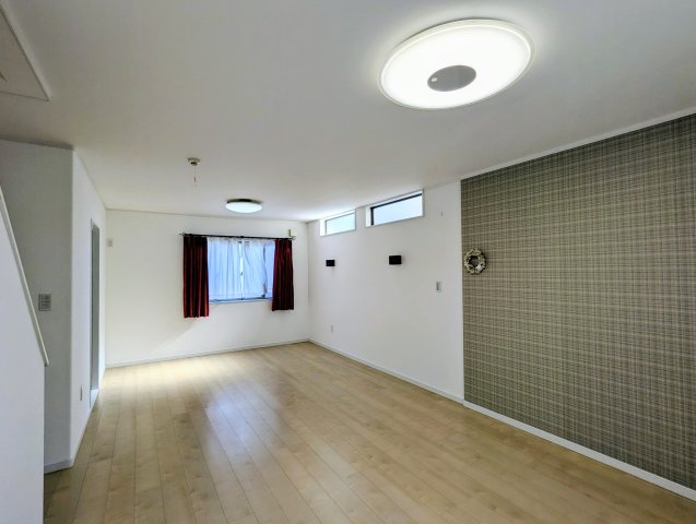 守山区下志段味中古戸建ての居間・リビング