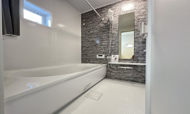 地元スタッフがご紹介！杉田新築戸建ての浴室|毎日の疲れを癒すバスタイム。浴室換気乾燥暖房機付きでお風呂の環境も維持にも◎！