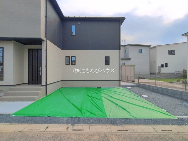 鴻巣市筑波１丁目　新築一戸建て　1区画　01の駐車場|5/20撮影