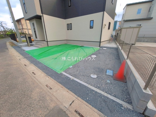 鴻巣市筑波１丁目　新築一戸建て　1区画　01の駐車場|5/20撮影