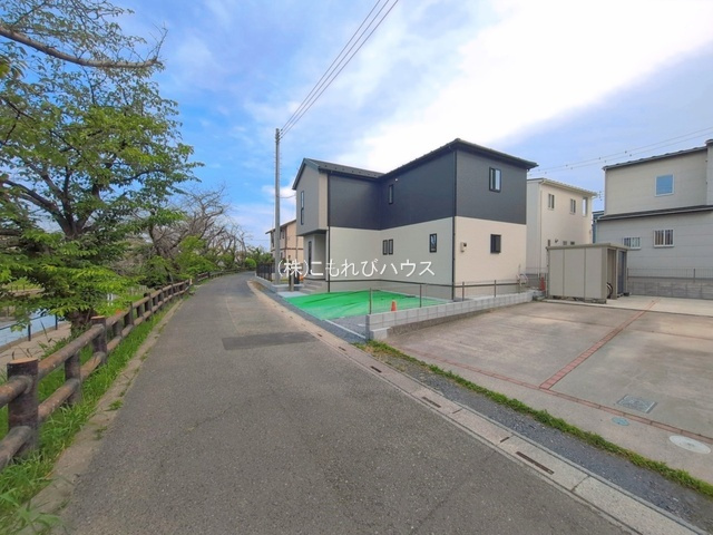 鴻巣市筑波１丁目　新築一戸建て　1区画　01の前面道路含む現地写真|5/20撮影